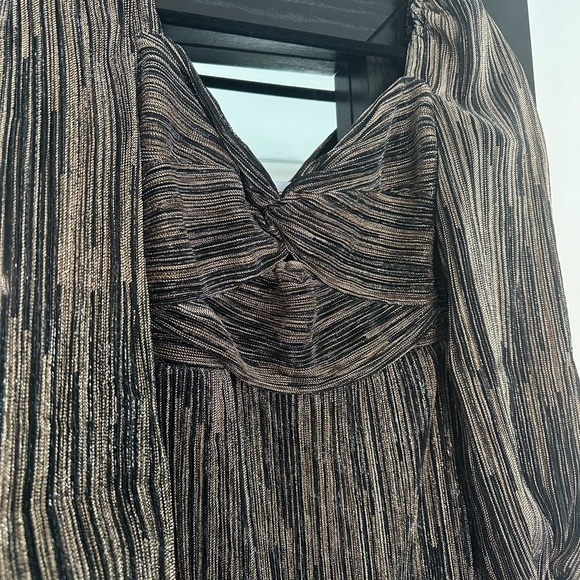 Saylor metallic dress size S - Picture 2 of 4